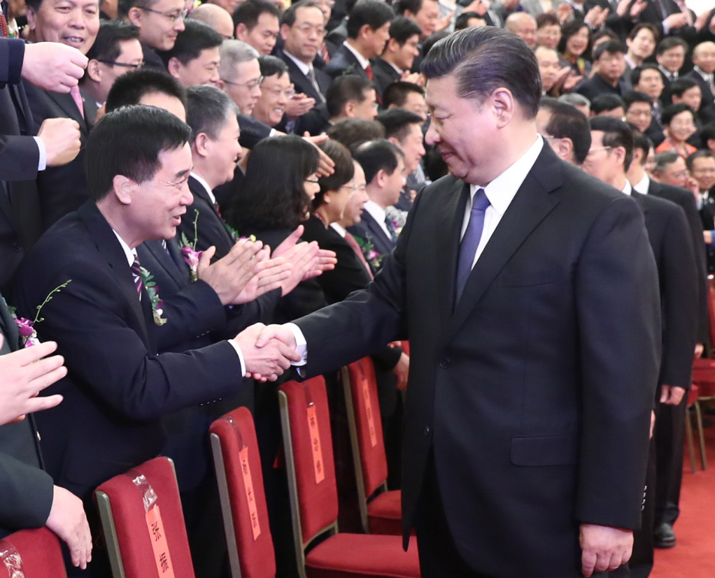 2018年1月8日，張國良榮獲國家科技進步一等獎,習近平總書記與張國良握手照片